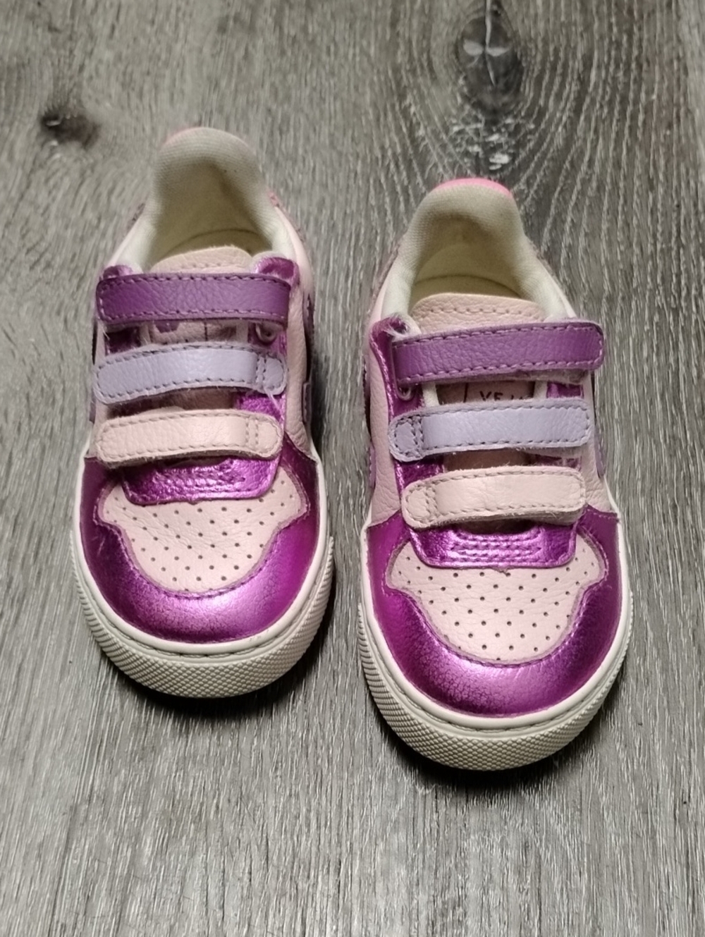 Veja 10 Kids  Metallic Sneakers